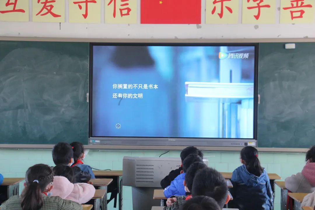 农场漂亮女孩