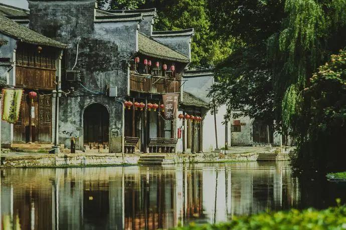 你们觉得这一生是后悔的事情多，还是觉得不后悔的事情多？