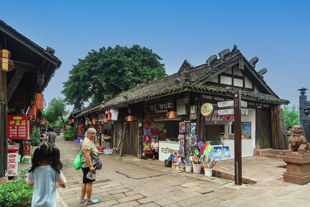不忘传承 方式多样 老一辈的年货添“新味”